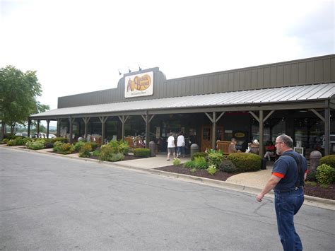 cracker barrel in mo